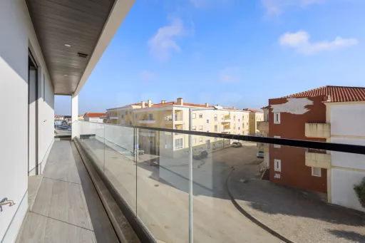 Apartamento T3 semi-novo vista mar com garagem