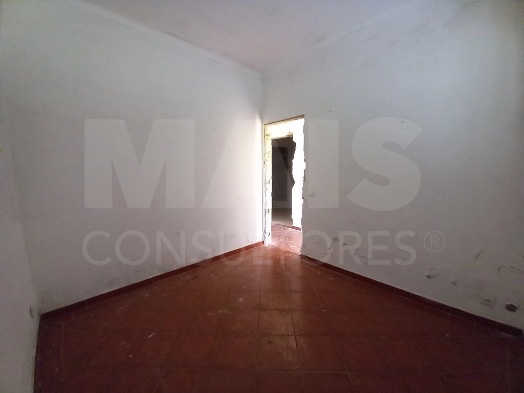 Moradia Bi Familiar com entradas independentes