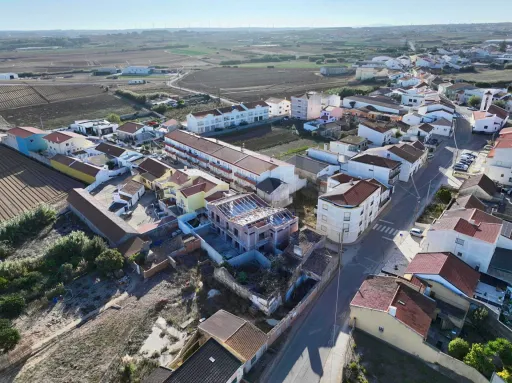 Apartamento T2 com Varanda & Parqueamento Privado, a 1 km da Praia da Consolação | Atouguia da Baleia – Peniche