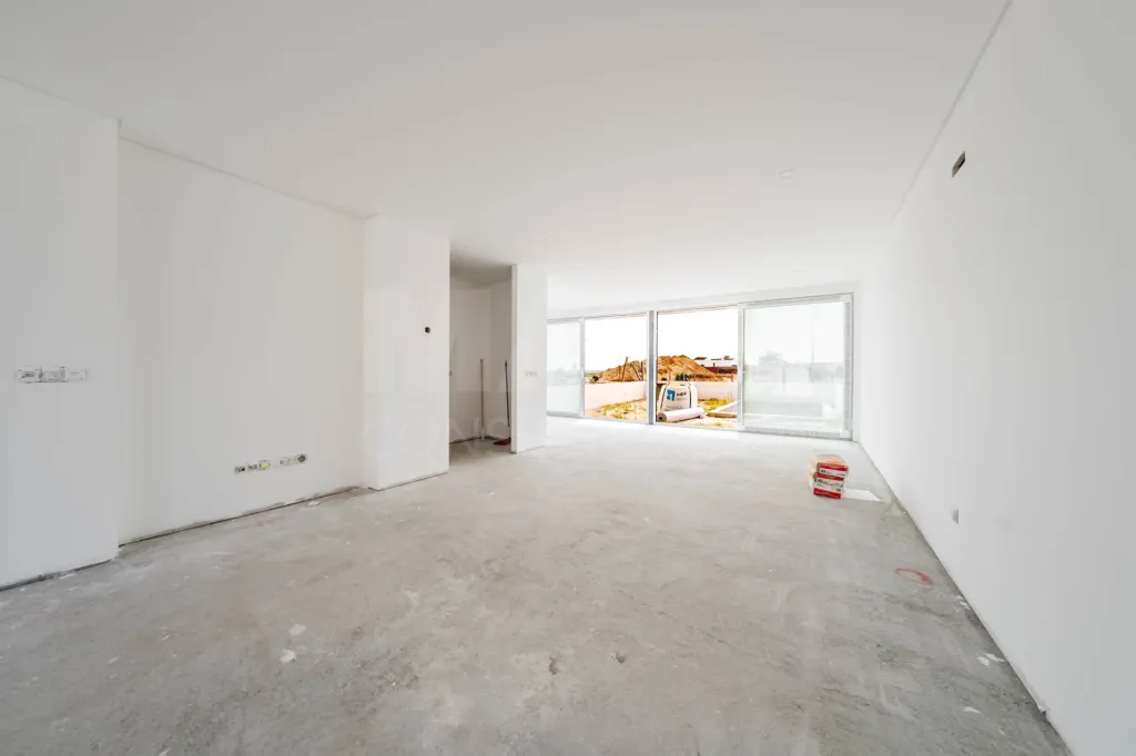 Modern New 3 Bedroom Villa with Pool in Ferrel