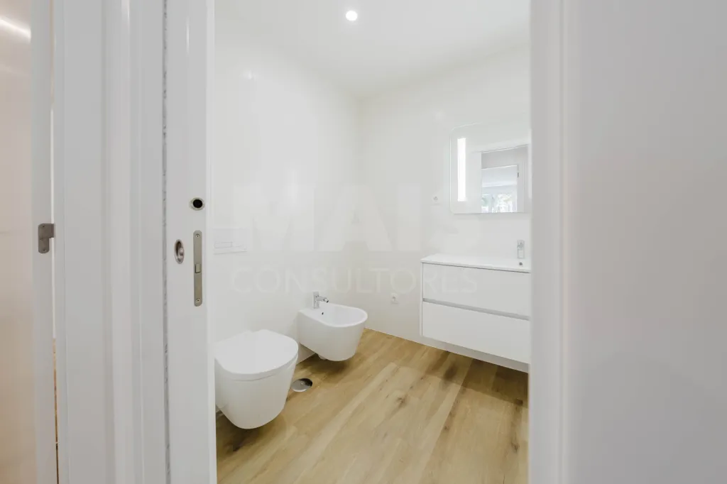 Apartamento T2 com 2 lugares de garagem