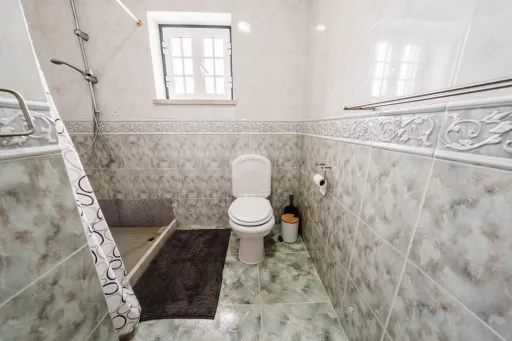 Moradia T4 em Olho Marinho | 260m² | Lote 734m²
