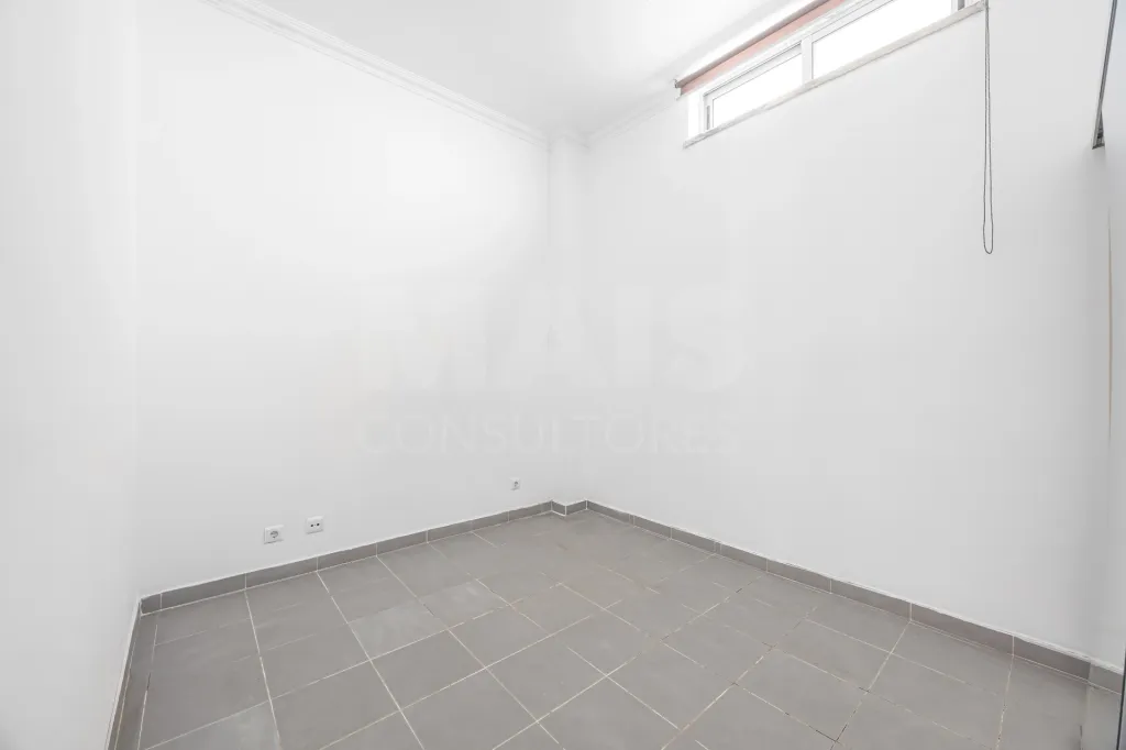 Atelier com 99 m² e logradouro | Quinta do Barnabé, Alenquer