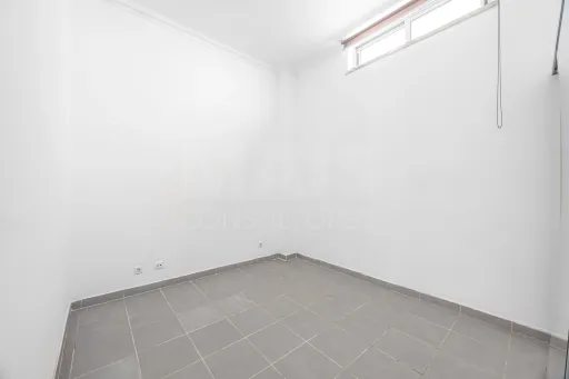 Atelier com 99 m² e logradouro | Quinta do Barnabé, Alenquer