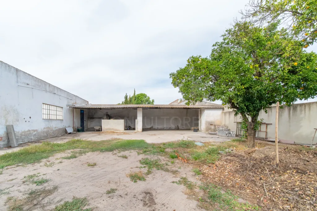 4-Bedroom House with Garage in Marinhais