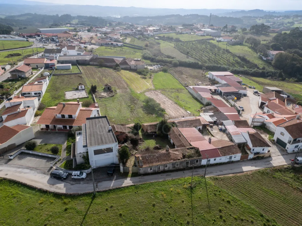Moradia Térrea para Reabilitar com Terreno, Vista Mar e Vista Sítio da Nazaré – Bárrio, Alcobaça