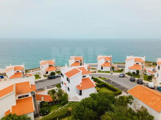 T2 Mobilado a Dois Passos da Praia com Vista Mar de Sonho