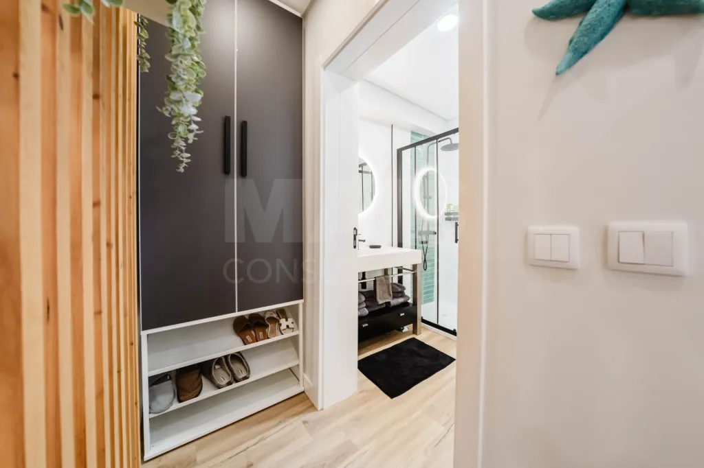 Moradia no centro de Ferrel como nova pronto a habitar.