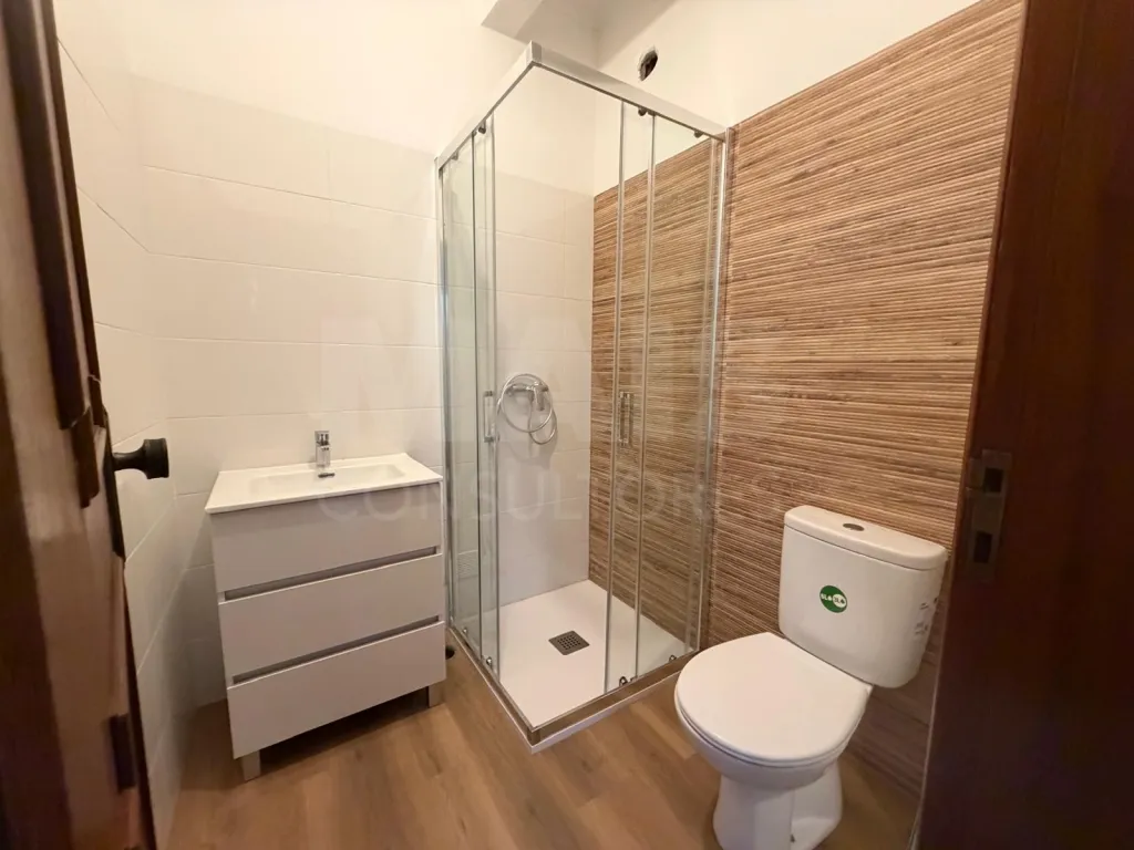 Apartamento T4 em Carnide