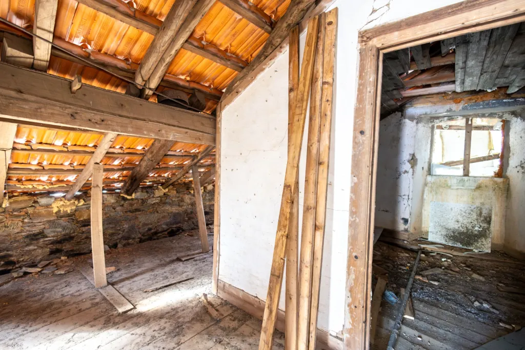 PROPRIEDADE DE CARÁTER NA N2 | 400 m² DE CONSTRUÇÃO, OLIVAL E POTENCIAL TURÍSTICO