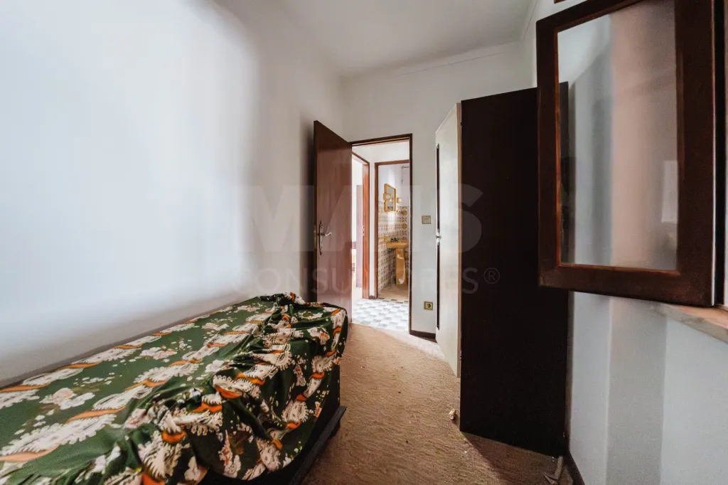 Moradia com 1.040 m² de Terreno no Seixal, Lourinhã