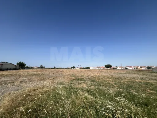 Terreno urbano com 18.580 m2 em Samora Correia