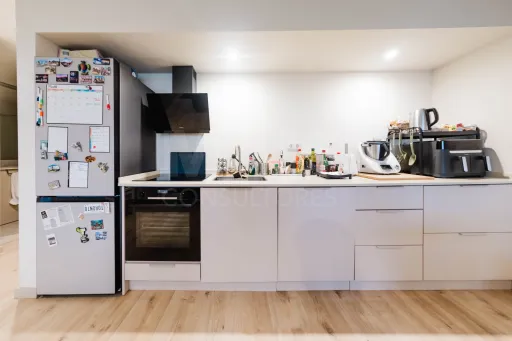 Apartamento T2 com terraço em condomínio privado perto da praia – Honeysands Residences, Areia Branca