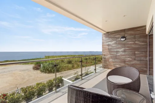 Moradia T4 com Vista Mar, Jacuzzi Panorâmico e Energia Solar | Lourinhã