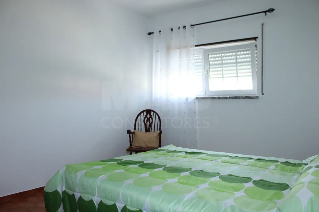 Moradia com 3 Apartamentos Independentes | Ideal AL | Perto da Praia da Areia Branca