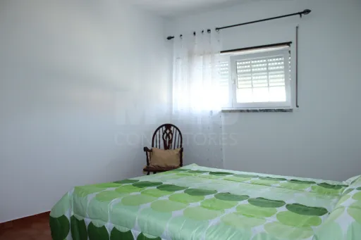 Moradia com 3 Apartamentos Independentes | Ideal AL | Perto da Praia da Areia Branca