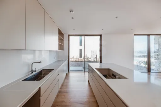 Moradia T5 com Piscina - Vista Golfe e Mar