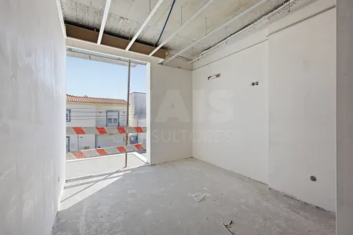 New 3-Bedroom Apartment, a 10-Minute Walk from Baleal Beach