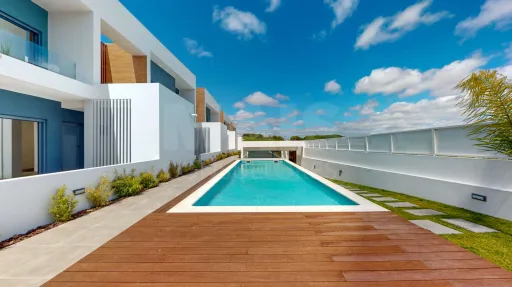 4 bedroom villa with pool in Fanqueiro Condominium 20.24 - Loures