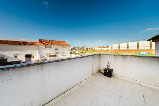 Moradia T1+3 a 500M da praia em São Martinho do Porto
