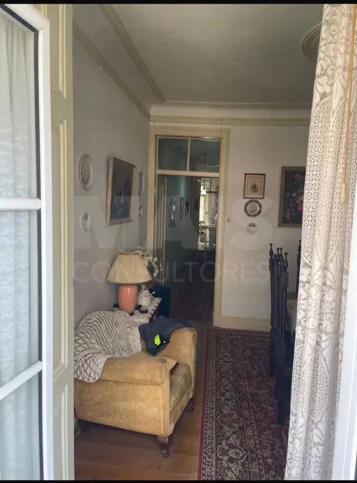 🏡Apartamento T4 para recuperação total em zona com charme histórico no coração de Lisboa!