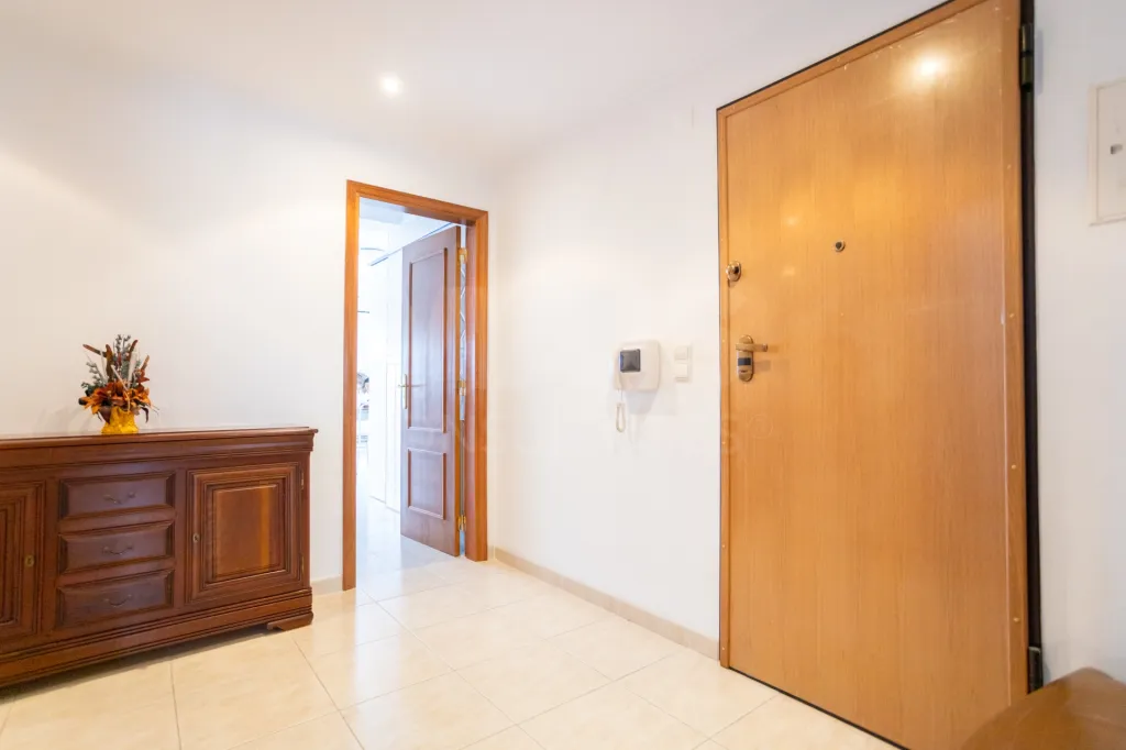 Apartamento T3 com excelente localização no Porto Alto