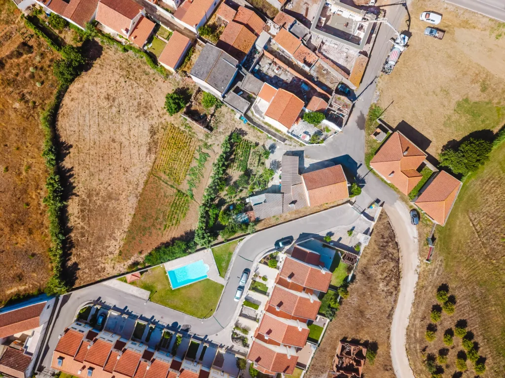 Moradia T2+2 com Terreno de quase 3000m2 Urbano