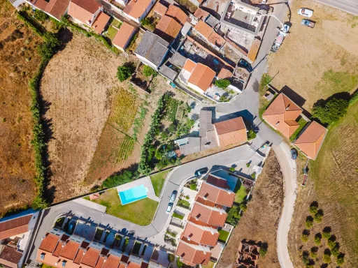 Moradia T2+2 com Terreno de quase 3000m2 Urbano