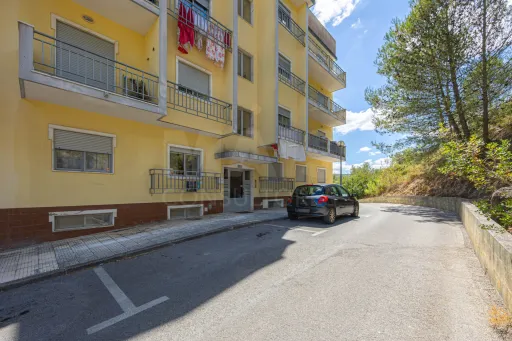 Atelier com 99 m² e logradouro | Quinta do Barnabé, Alenquer