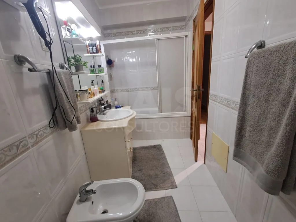 Partially Renovated 2-Bedroom Apartment in Turquel with Garage and Elevator