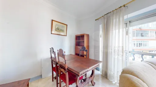 Apartamento T2 em Odivelas – a poucos passos do Metro