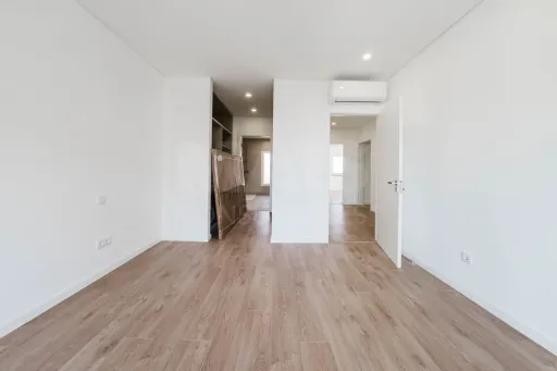 Moradia T3+1 Garagem, Logradouro e Vista Mar