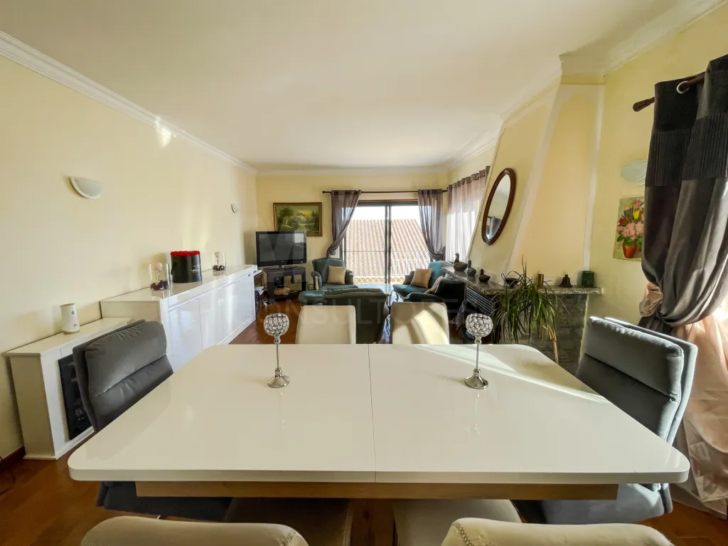 Moradia T4 em Alcabideche, Cascais – Conforto, Sustentabilidade e Espaço