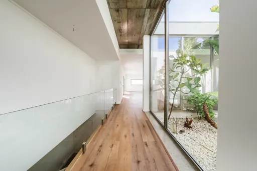 Moradia Contemporânea de Luxo com Vista Barragem, Piscina e 3.000m² Urbanos | Peniche