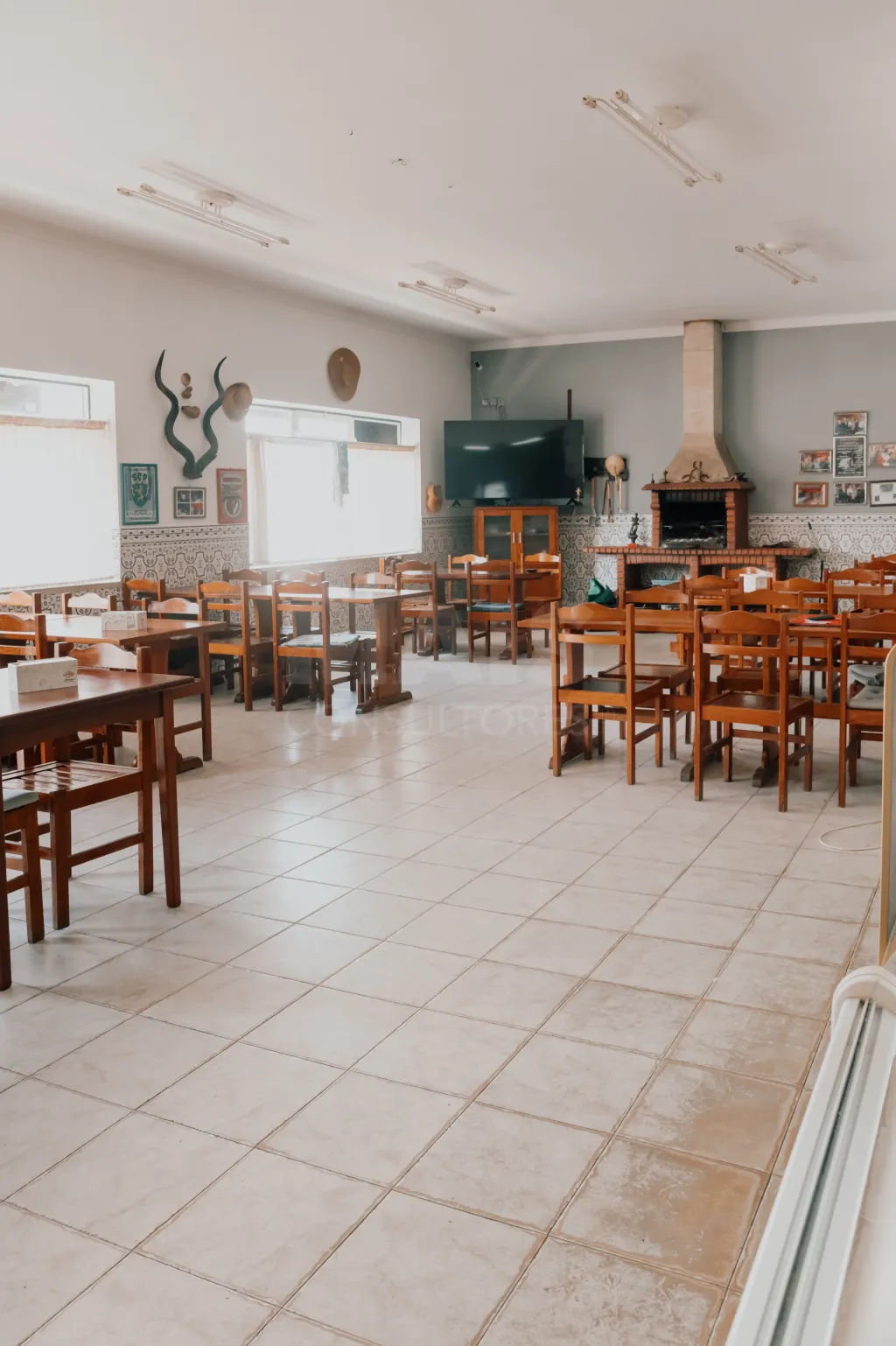 ☕ Café Totalmente Equipado em Funcionamento