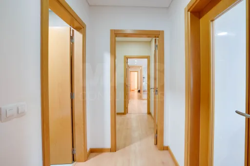 Apartamento T3 Mobiliado | Famões - Urb. Courela dos Fornos