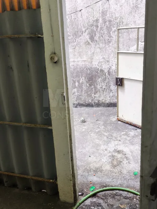 Moradia em Sacavém para remodelação total