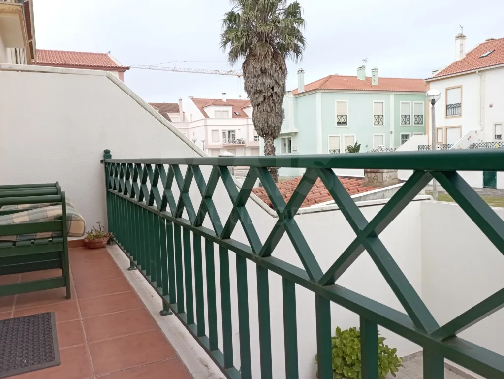 Moradia T2 + 1 Mobilada com Garagem e Quintal - Casais do Baleal