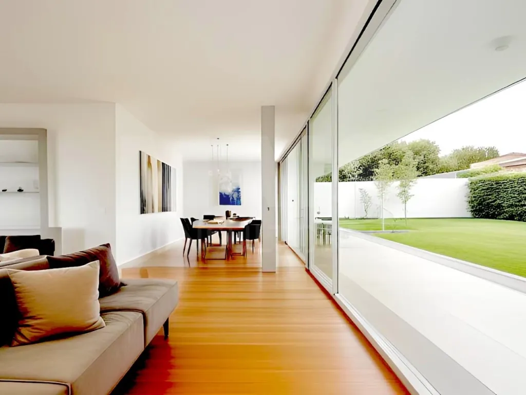 Single-story 4-bedroom house in an exclusive resort