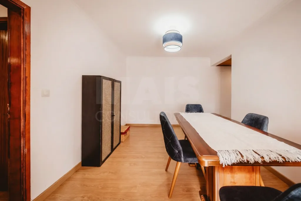 Apartamento T3 - Santo António dos Cavaleiros - Zona do Hospital Beatriz Ângelo