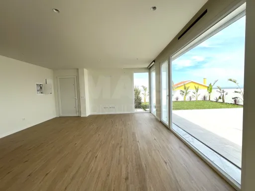 Moradia T3 NOVA com piscina em Capelas, Lourinhã