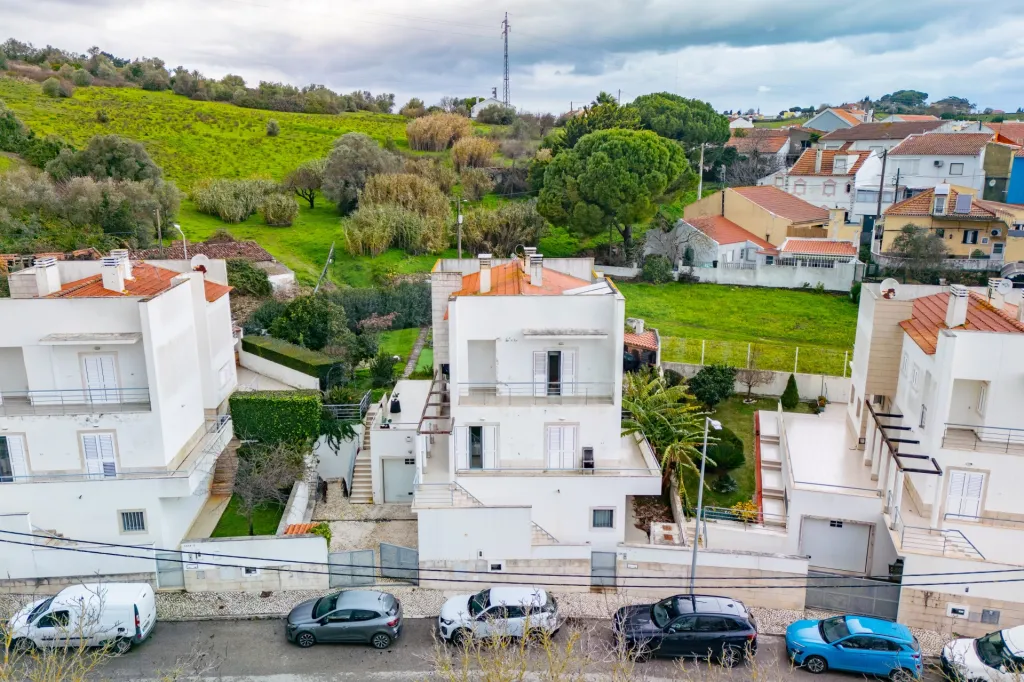 3 bedroom villa with river view in Vila Franca de Xira