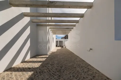 Moradia T3 (3 Suítes) com piscina e jardim - Salir do Porto
