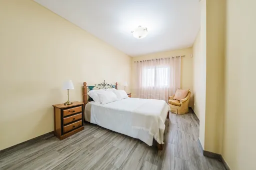Apartamento recente com piscina e excelente exposição solar junto à praia do Baleal