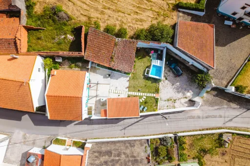 Moradia T2 +1 Renovada em Famalicão da Nazaré