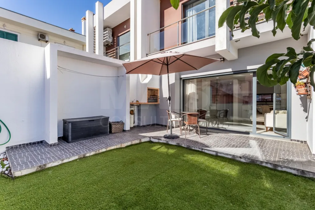Beautiful 2+1 bedroom villa in Foros de Amora - Seixal