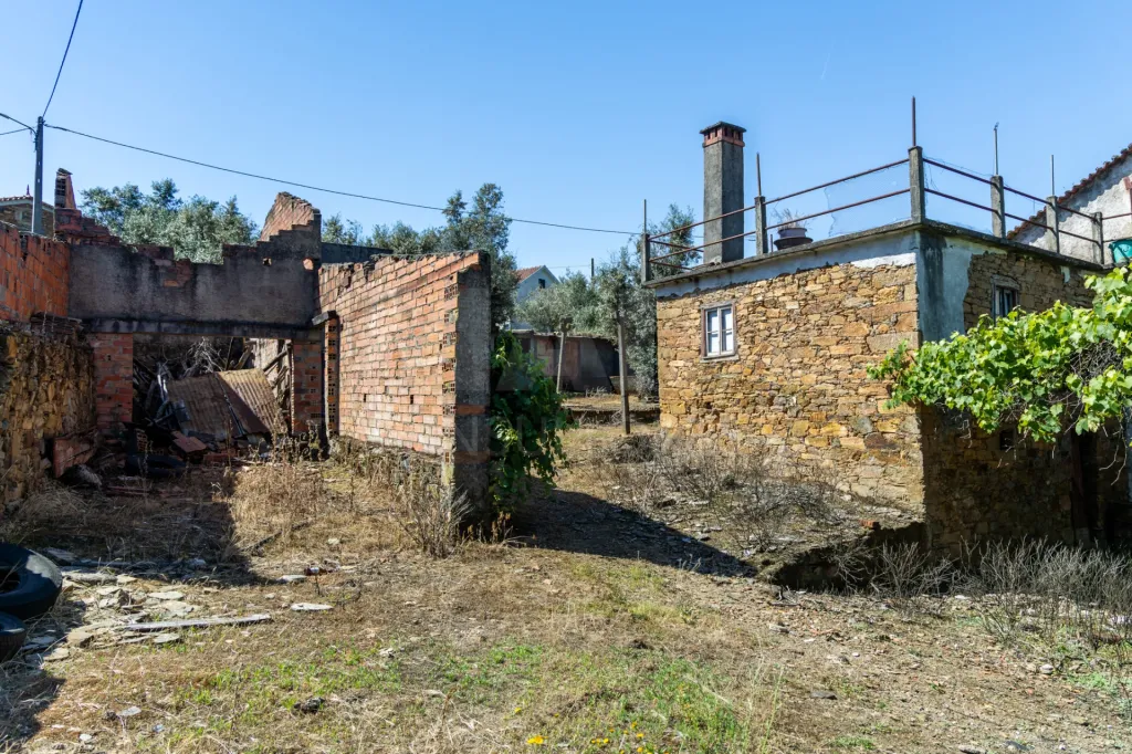 PROPRIEDADE DE CARÁTER NA N2 | 400 m² DE CONSTRUÇÃO, OLIVAL E POTENCIAL TURÍSTICO