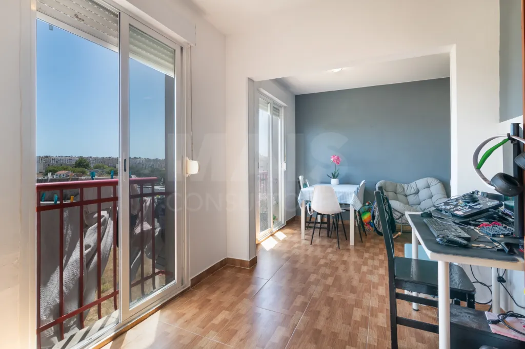 Apartamento T3 na  Baixa da Banheira