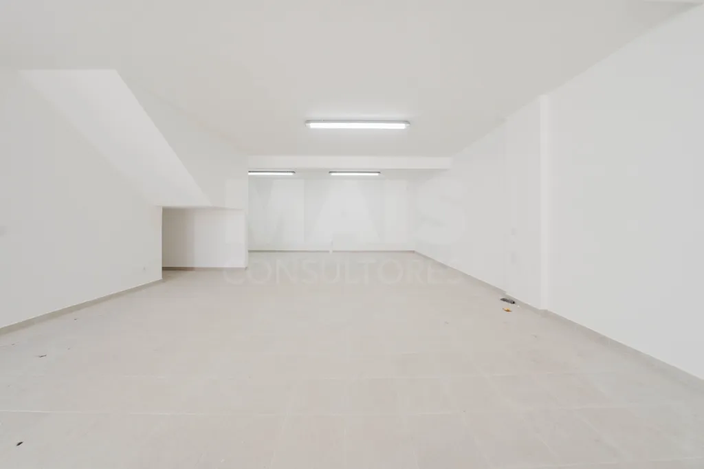Moradia T3 Nova C/ Vista Mar, Piscina e Garagem, Areia Branca, Lourinhã