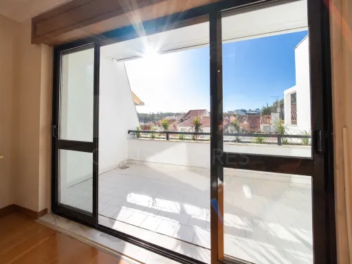 2-Bedroom + 1 Apartment in a Private Condominium | 167 m² | 2 Parking Spaces | Jardim do Torel